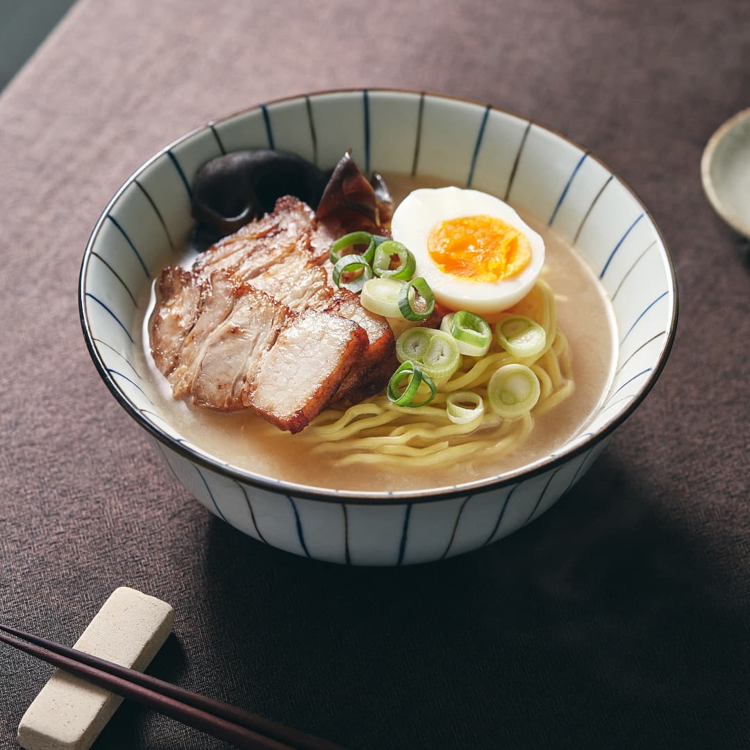 8_돈코츠라멘.jpg
